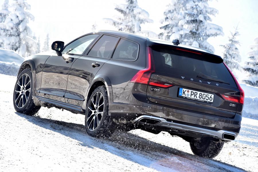  Volvo V90 D5 Cross Country 2016 года  (WW) (фото 9 из 36)